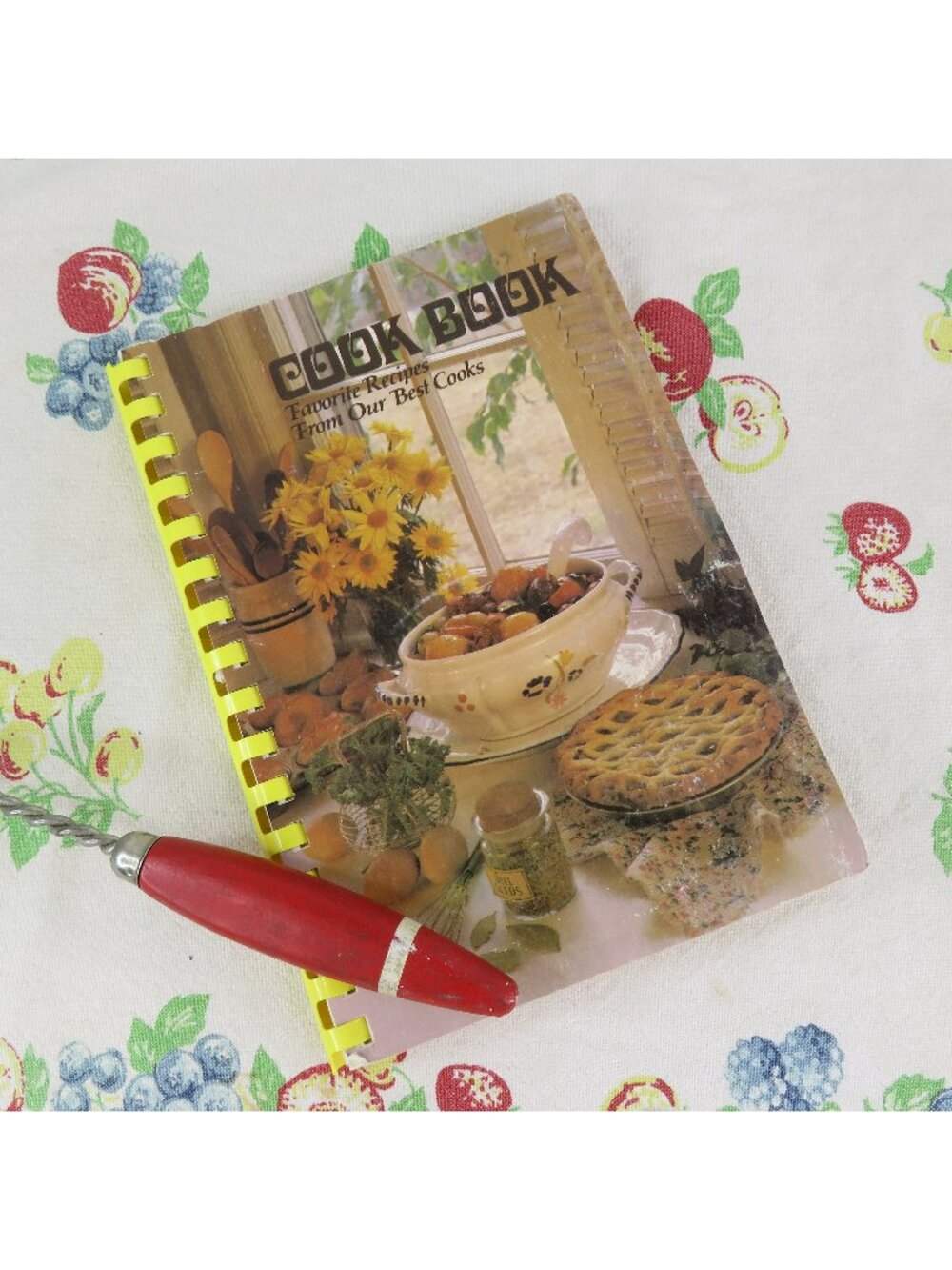 Favorite Recipes From Our Best Cooks Cookbook 1985 Christmas Party Committee